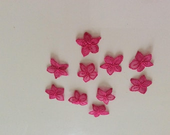 Lot de 10 fleurs rose Fuschia  en applique de broderie à coller