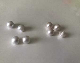 Button color white or ecru of about 8 mm like pearls