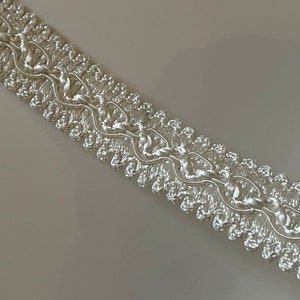 Galon dentelle rose ou bleu marine et beige