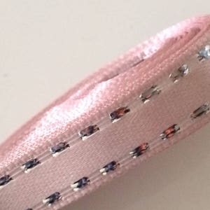 Ruban en satin 1 cm double face liseraie argentee couleur rose
