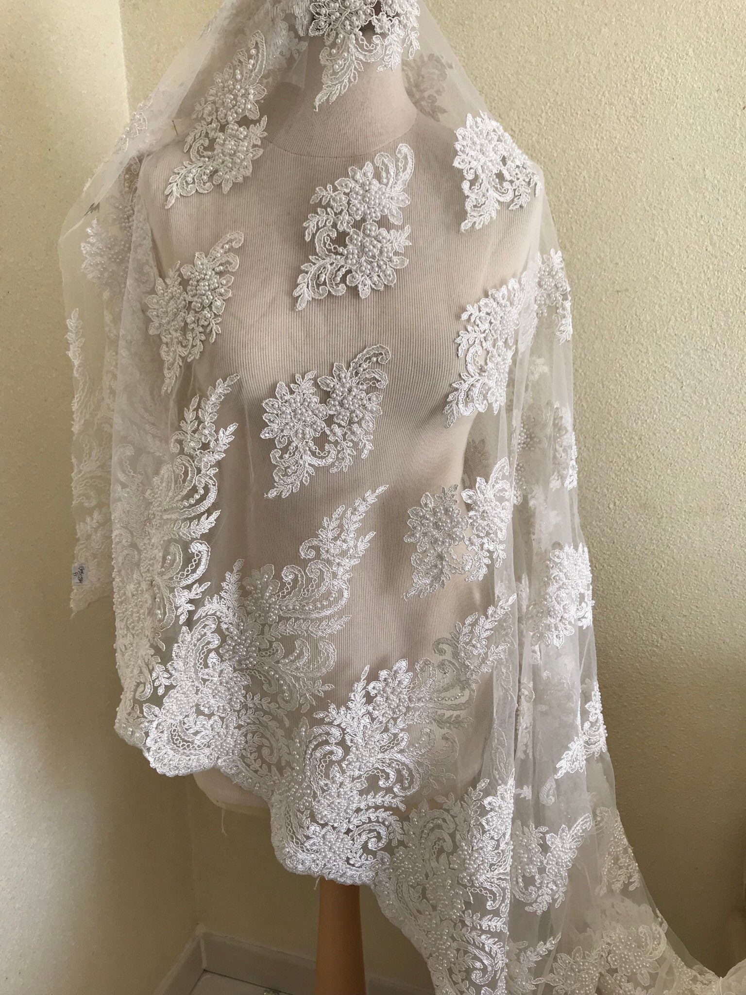 French Leavers Lace Haute Couture for Wedding Dress Guipure Lace