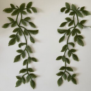Applique brodé avec feuille verte 29*12 cm