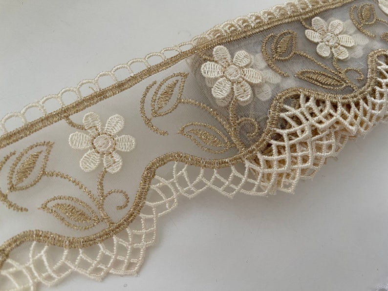 Dentelle beige et doré,dentelle doré,dentelle 3 d, Or