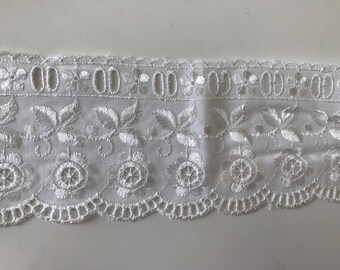 broderie anglaise en dentelle 8 cm en largeur couleur blanc