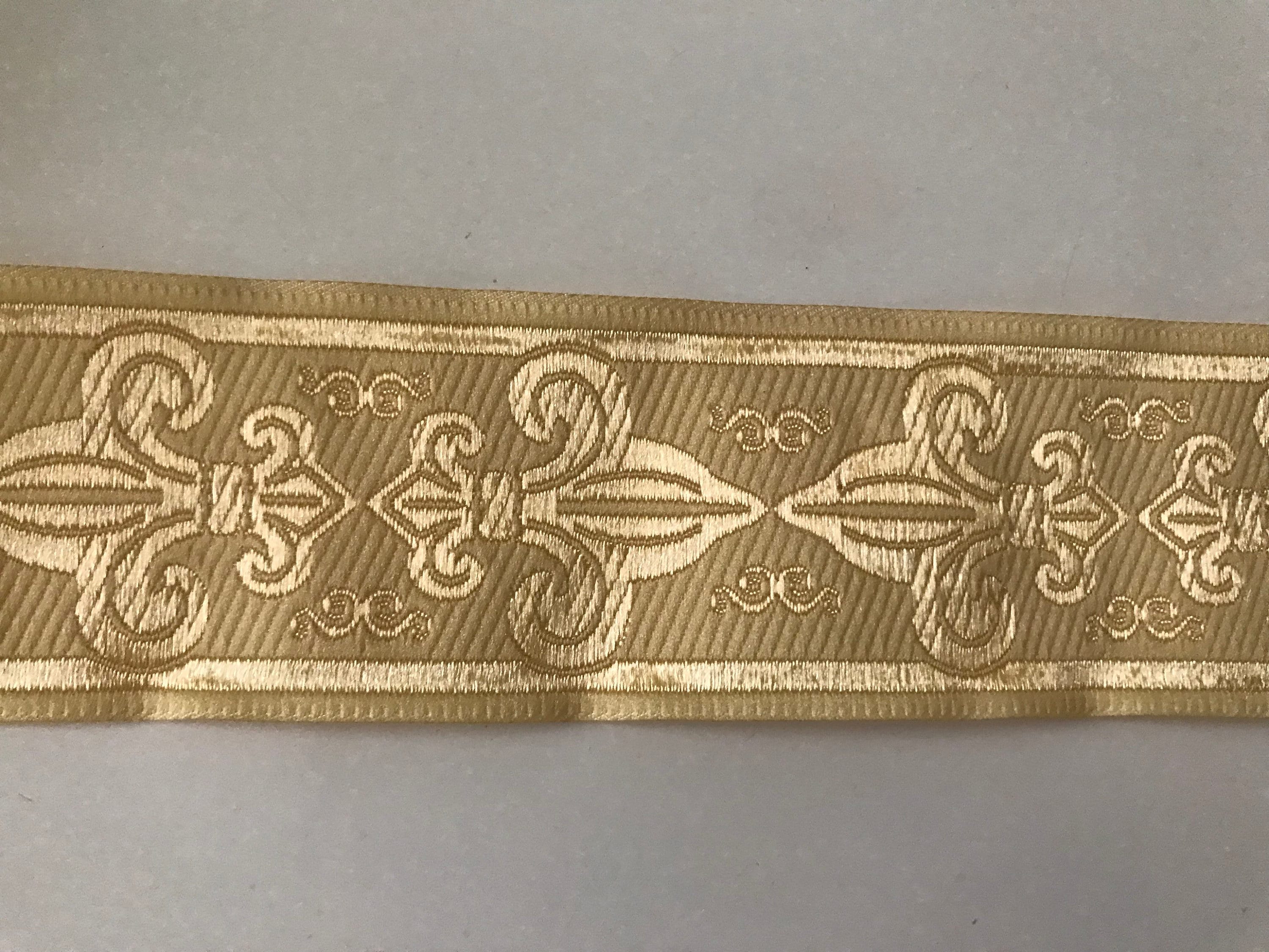 Medieval Fleur-de-lis Braid, 7cm X 5cm X 3.5cm, Beige and Yellow ...