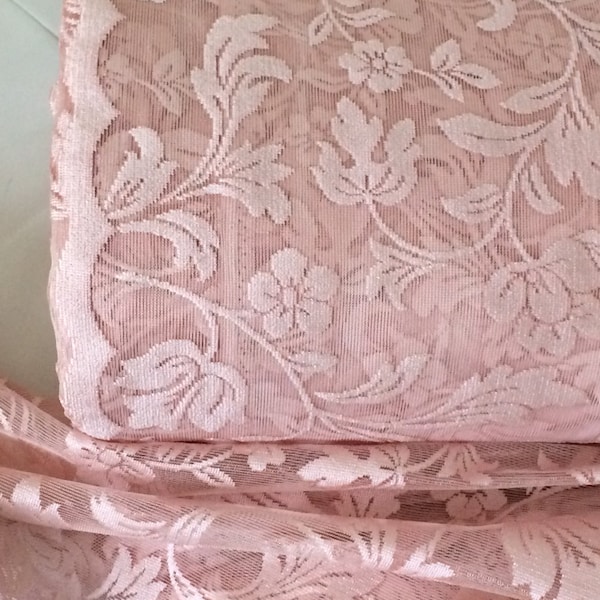 Voilage rideaux rose