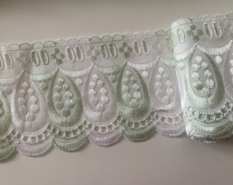 English embroidery lace with ribbon pass 9 cm