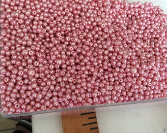 Perle nacree en verre de 4 mm rose en lot de 10 gr