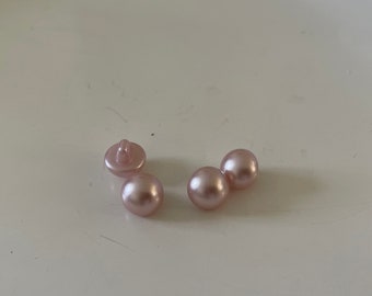 Pale pink button of about 10 mm like pearls