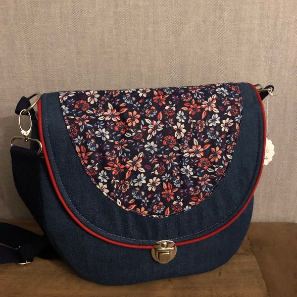 Sac besace en jean et fleuri