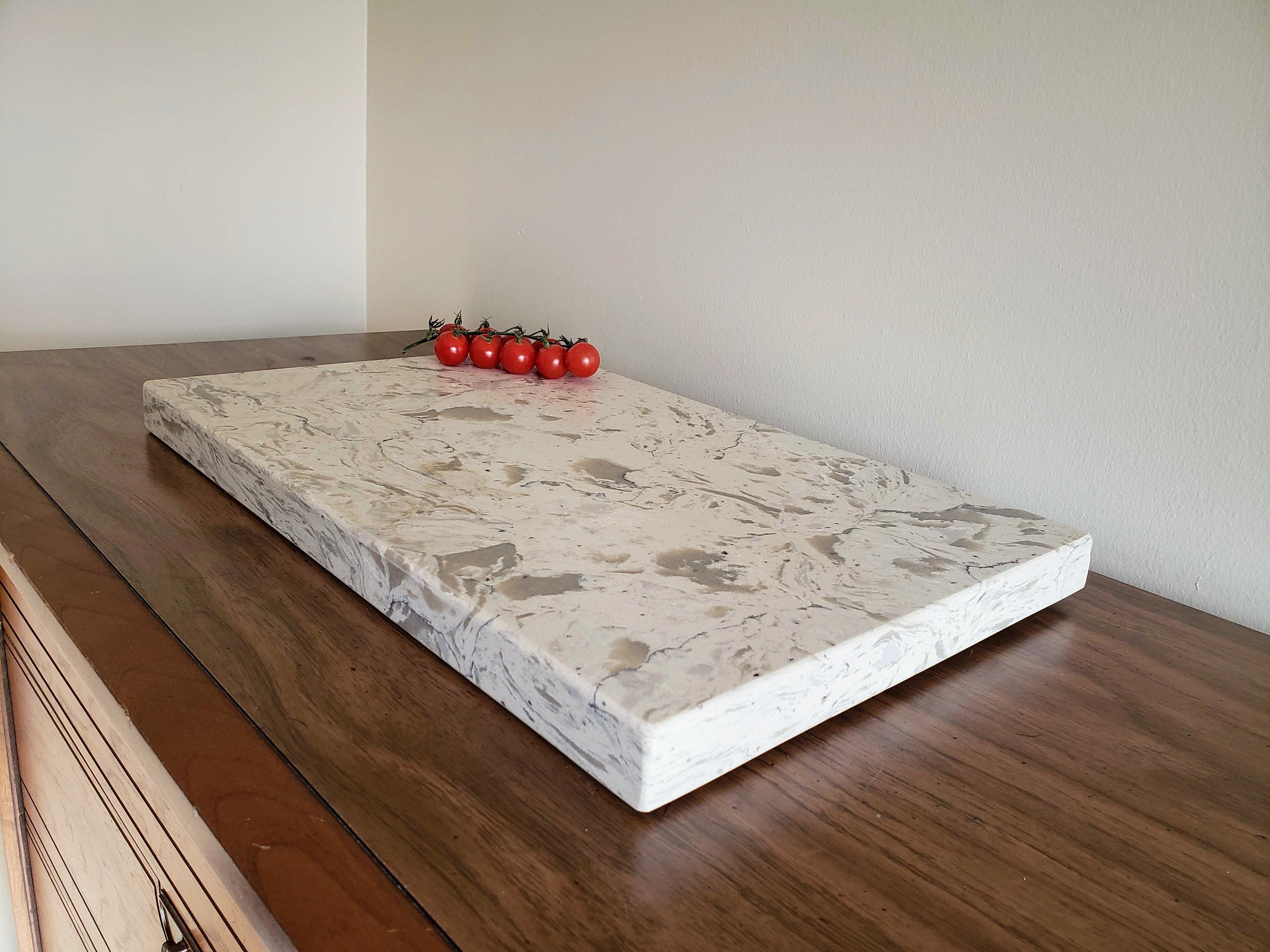 CUTTING Montclair White, Quartz Cutting Board