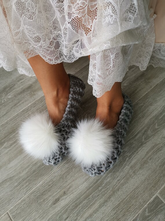 Women slippers Chunky Wool Slippers with faux fur pom pom | Etsy