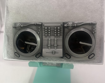 Dual DJ Spinner Table With Equalizer Vintage Metal Belt Buckle
