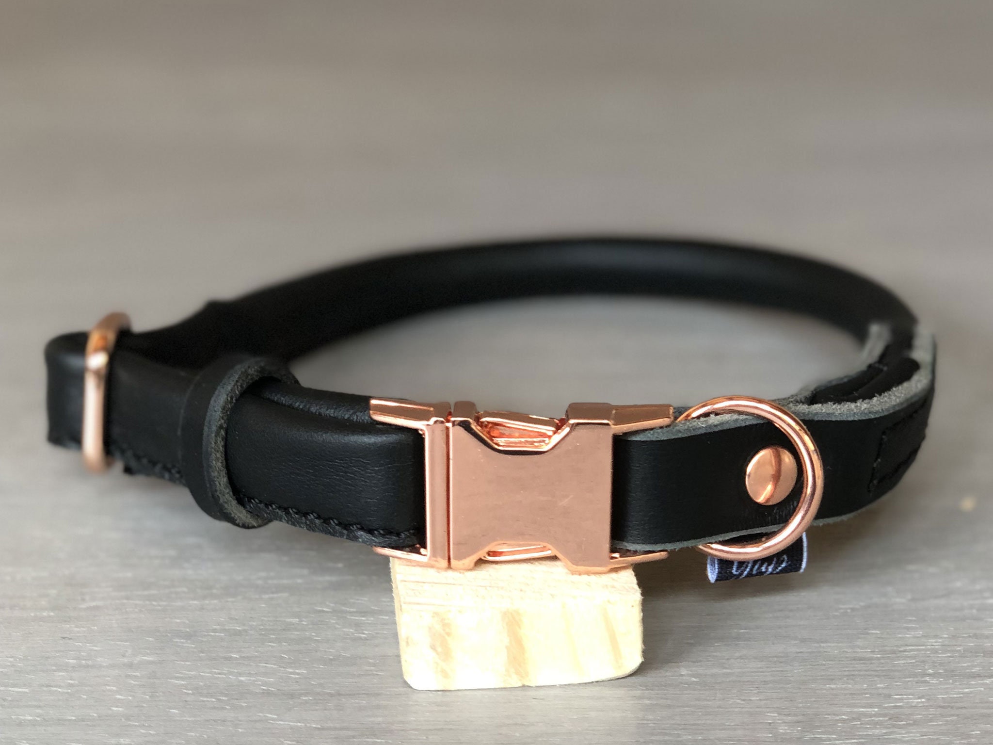 Dog Collar in Soft Rose Gold Leather with Wool felt – lurril