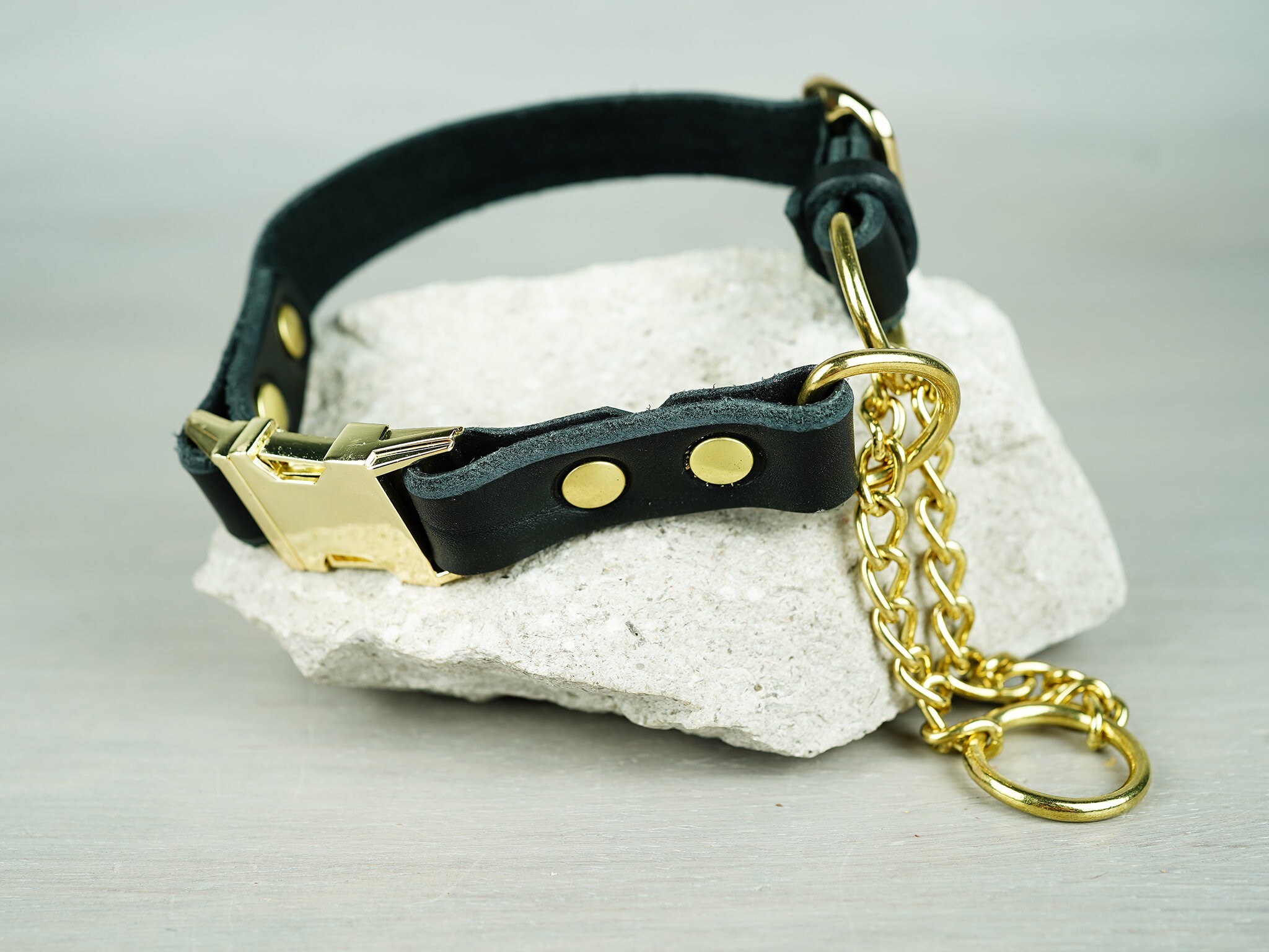 adjustable leather martingale collar