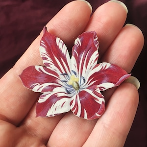 Broche de tulipán holandés con tarjeta de felicitación a juego - de una pintura de acuarela del siglo XVII de Jacob Marrel