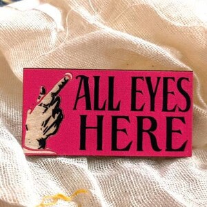 All Eyes Here Broche met bijpassende wenskaart - uit een gewaagde tijdschriftillustratie uit 1917