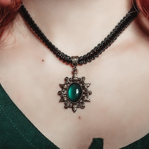 Choker schwarz mit Stern Kettenanhänger, Kette mit Stern in Wunschfarbe, Stern Kette im Dark Academia Style für Halloween Adventskalender