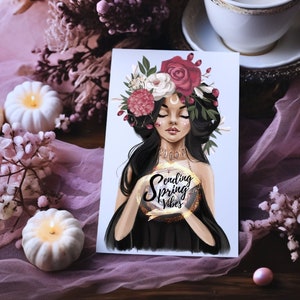 Tarjeta de felicitación de primavera Sending Spring Vibes, postal con una bruja primaveral como descarga digital para imprimir usted mismo
