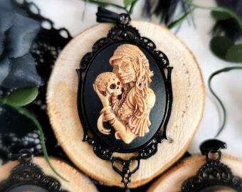 Pendant La Catrina with skull ivory on black as a necklace as gothic jewelry and as a cosplay accessory