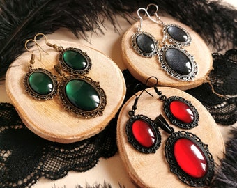 Pendant earrings desired color with shiny glass stones in silver bronze black as an oval jewelry set as a birthday gift