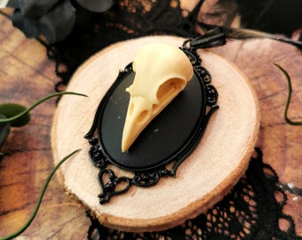 Bird skull pendant, black raven skull brooch, Gothic jewelry, Steampunk costume jewelry, medieval Easter jewelry, animal bone jewelry