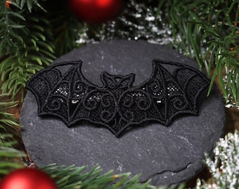 Bat-shaped lace hair clip as Gothic hair jewelry, black, hair clip & brooch, vampire costume accessory for Halloween advent calendar