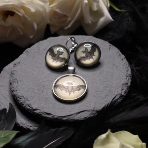 Bat pendant earrings with chain in silver bronze or black for gothic outfit and vampire cosplay