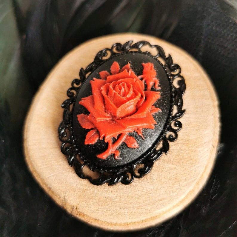Broches 3D fantaisie rose scarabée elfe La Catrina en version bronze noir argent pour tenue gothique et jabot cosplay Rose rot