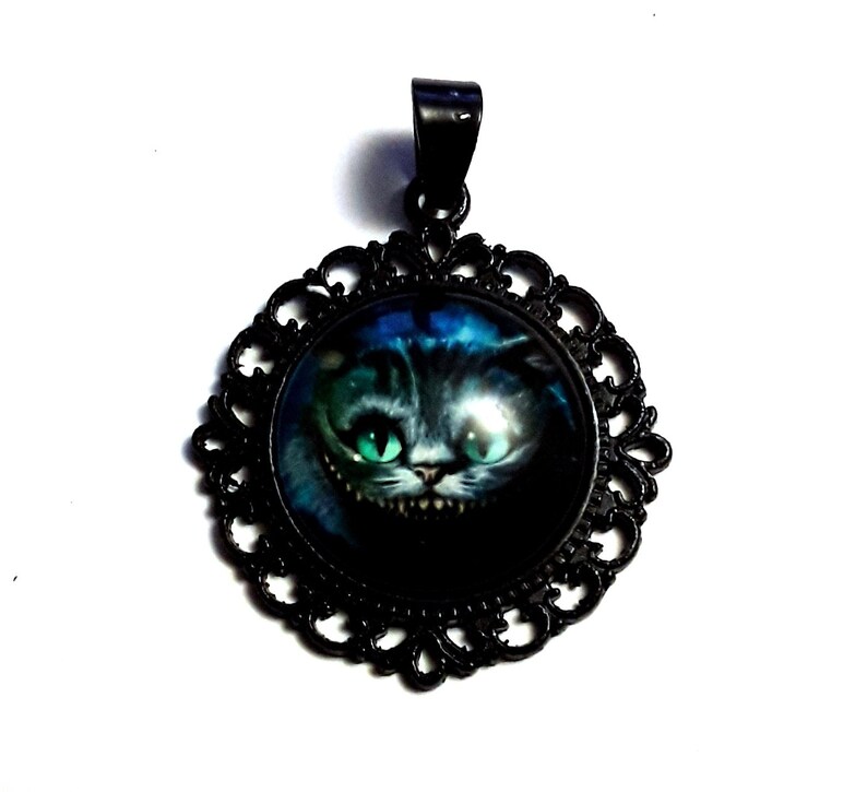 cat from Alice in Wonderland for cosplay outfit Pendant grinning cat round in ornate version black