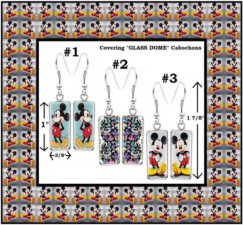 Peut inclure: Trois paires de boucles d'oreilles pendantes avec des motifs Mickey Mouse. La premi&egrave;re paire pr&eacute;sente un motif Mickey Mouse bleu et blanc. La deuxi&egrave;me paire pr&eacute;sente un motif Mickey Mouse multicolore. La troisi&egrave;me paire pr&eacute;sente un motif Mickey Mouse rouge et jaune. Chaque paire de boucles d'oreilles mesure 2,5 cm de long et 1 cm de large.