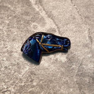 27mm horse head - Bluestar/ Gold