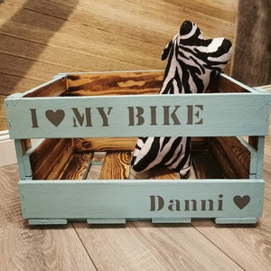 Fahrradkiste I LOVE MY BIKE,personalisiert mit Namen,Fahrradkorb,Gepäckträger,Fahrradzubehör,Gepäckträgerkiste,Weinkiste,Holzkiste Geschenk