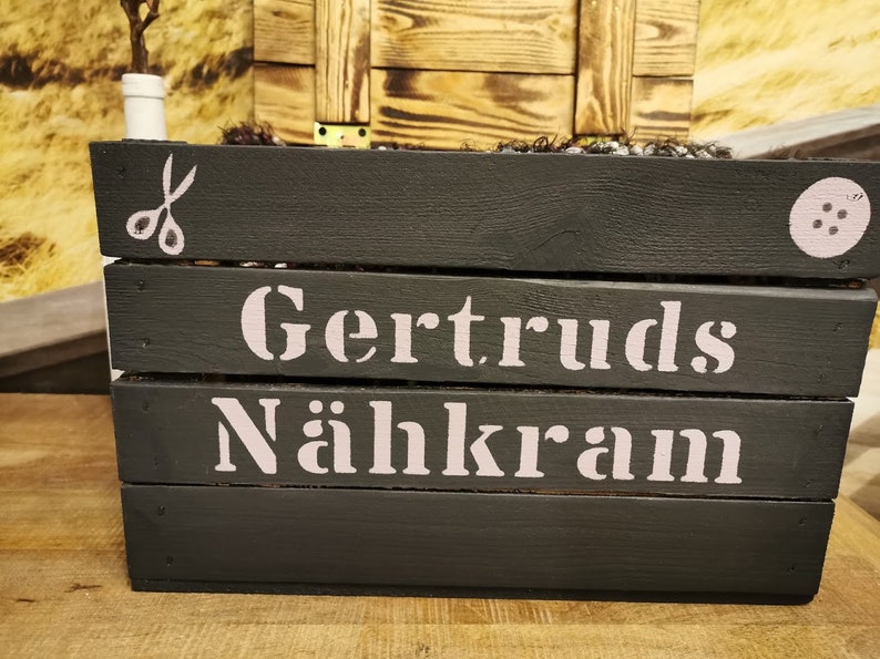 Nähkram Aufbewahrungskiste Holz personalisiert mit Namen,Nähzubehör,Näharbeiten,Nähkasten,Nähutensilien,Nähkorb,Bastelkiste,Handarbeiten Bild 3