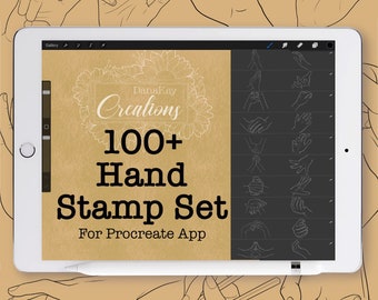 以下が含まれることがあります： Procreateアプリのスタンプセットのデザインがデジタルタブレットに表示されています。100種類以上のハンドポーズが収録されています。デザインは、花柄の縁取りが施された茶色の背景に、「DanaKay Creations 100+ Hand Stamp Set For Procreate App」というテキストが書かれています。