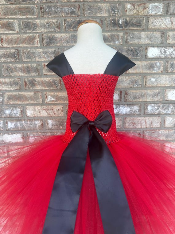 Red and Black tutu dress, Zipper tutu dress, Red costume, Halloween costume, baby costume, adult tutu costume, family costume ideas Red and Black tutu dress, Zipper tutu dress, Red costume, Halloween costume, baby costume, adult tutu costume, family costume ideas