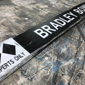 Custom wedding ski signs. Great wedding present for skiers.
