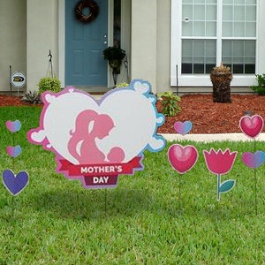 Heart shaped Mothers day Yard sign