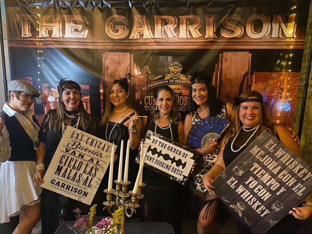 1920s Speakeasy Decorations