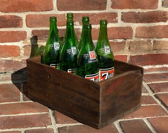 Vintage Bottle Lot No. 4 (6 Large One Pint 7UP Bottles in Antique Sears Roebuck Wooden Crate)