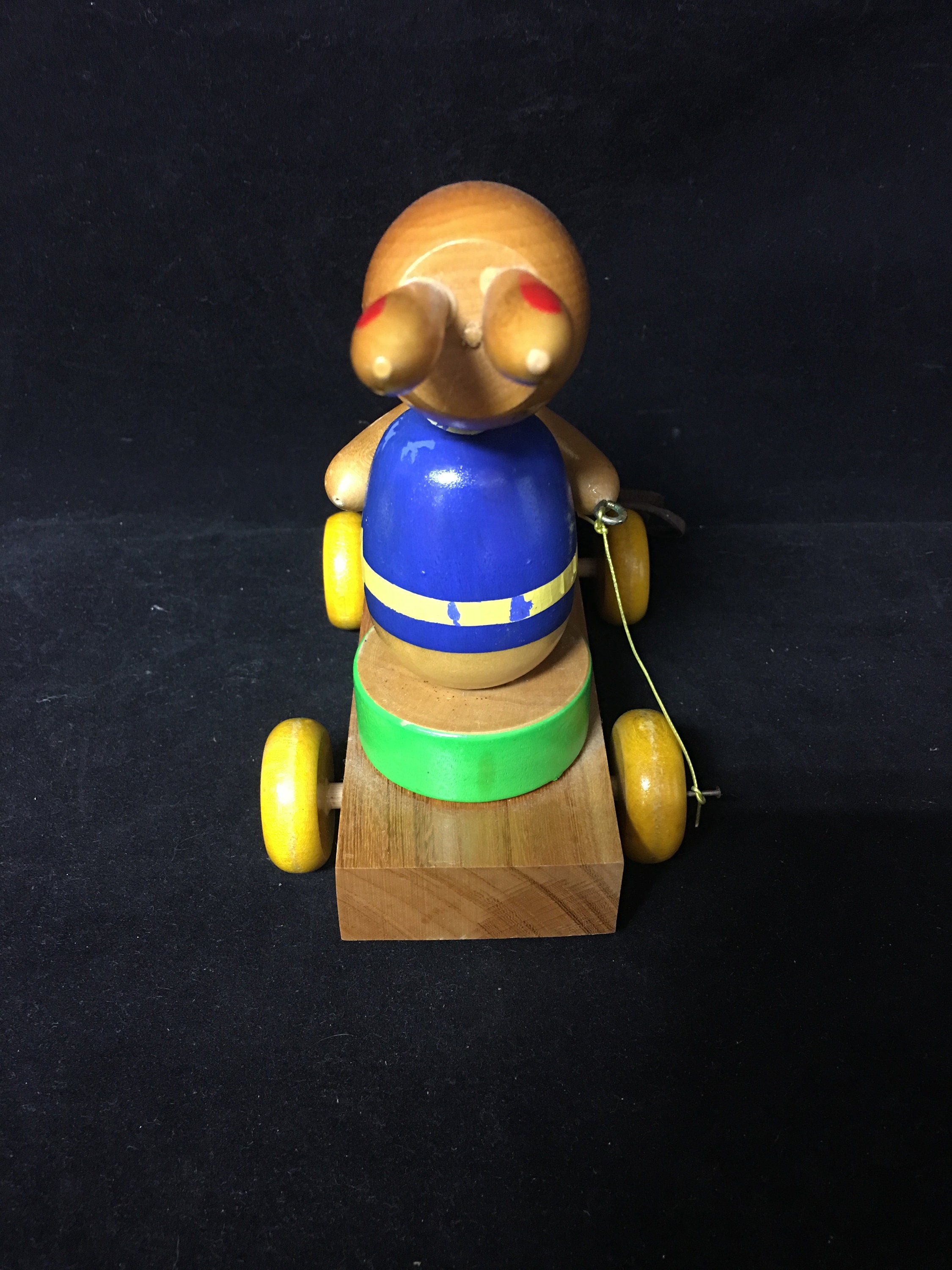 hasbro toy with pull handle
