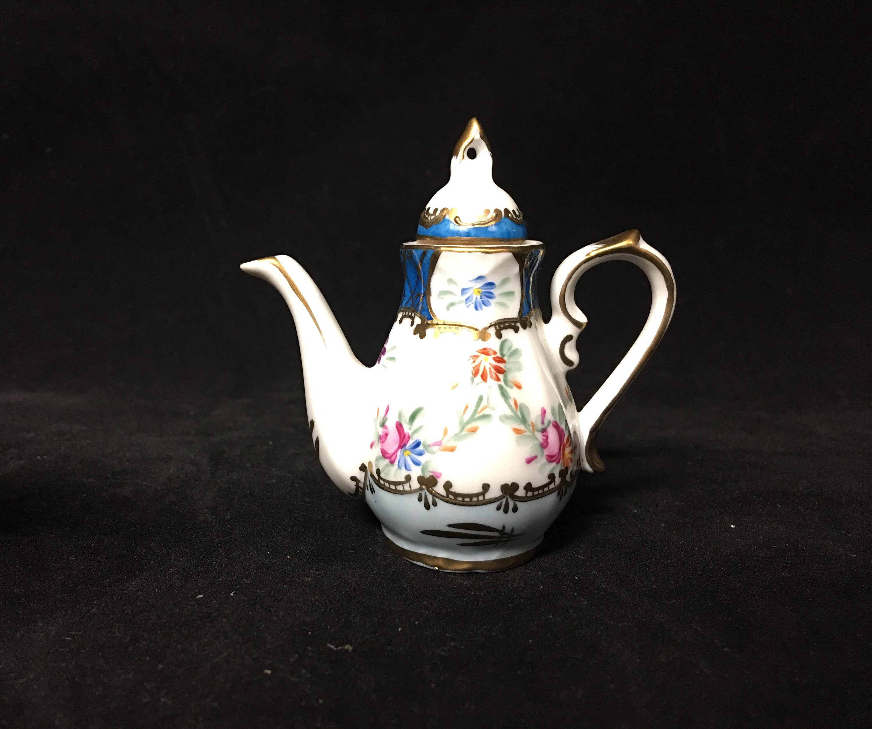 Vintage Set of 5 Miniature Ceramic Floral Teapots