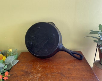 Rare Antique No. 5 Single Spout Skillet (circa: 1800s)