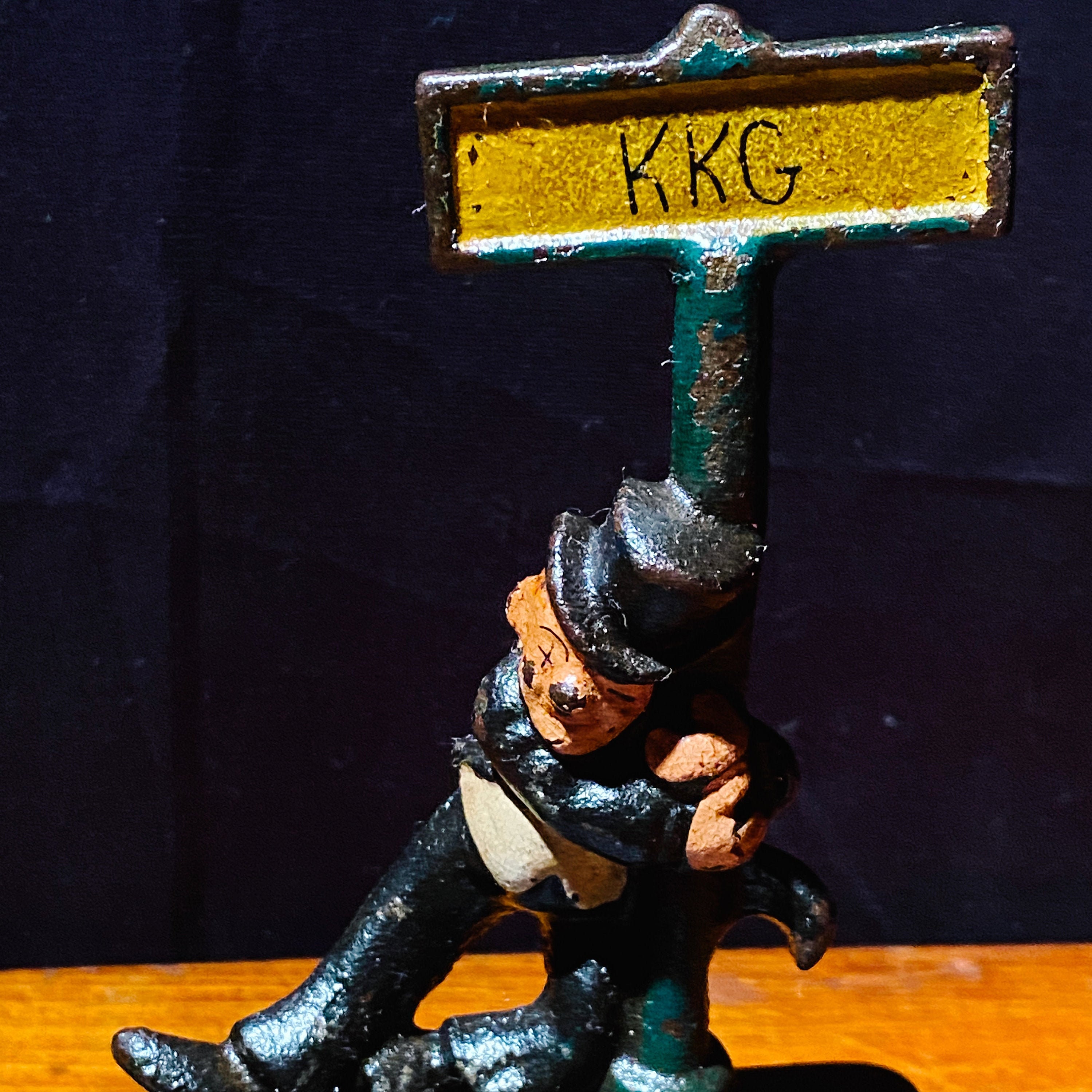 Wilton Products (Wrightsville, PA) Vintage Cast Iron Ashtray