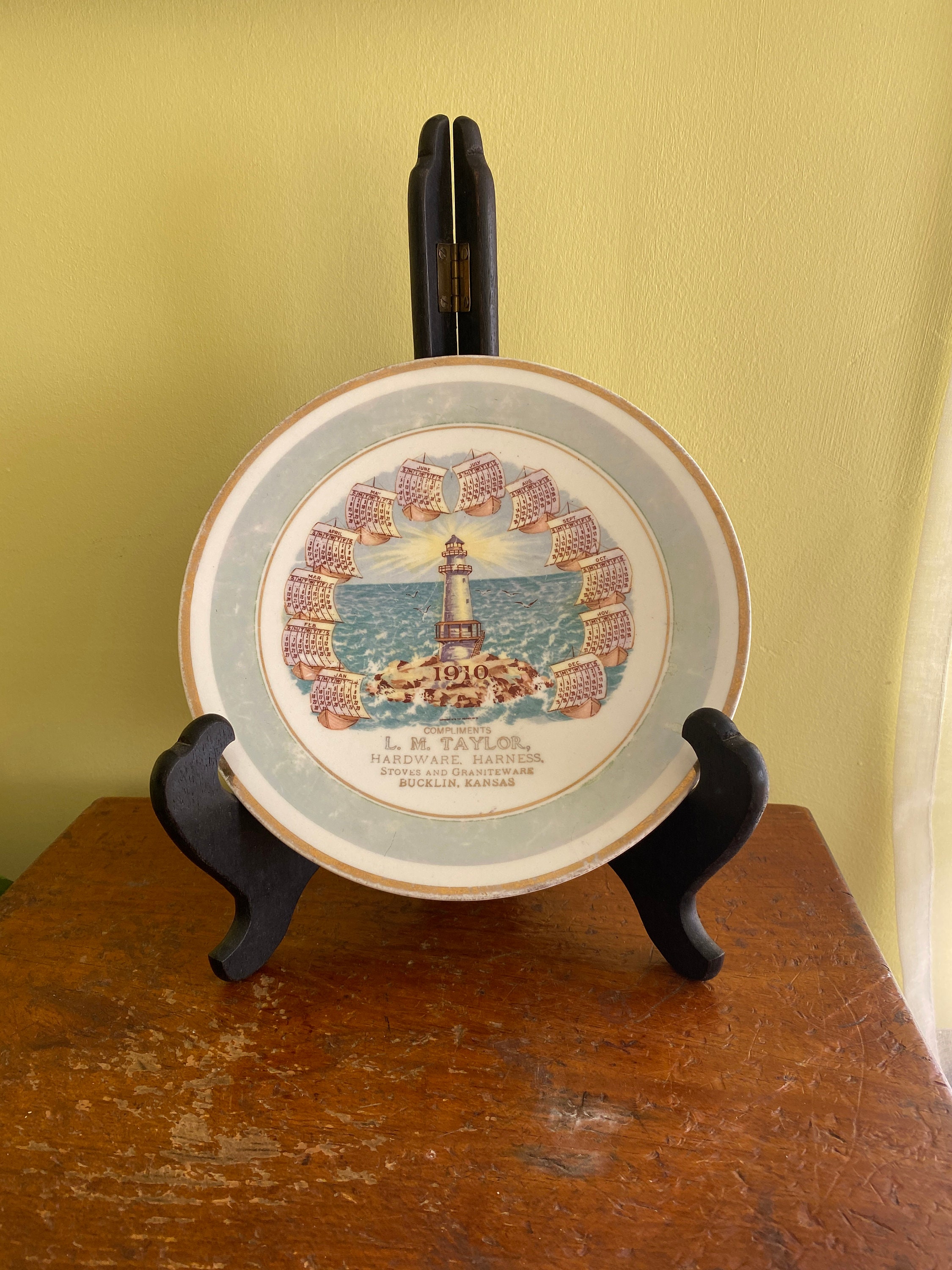 1970-lighthouse-calendar-plate
