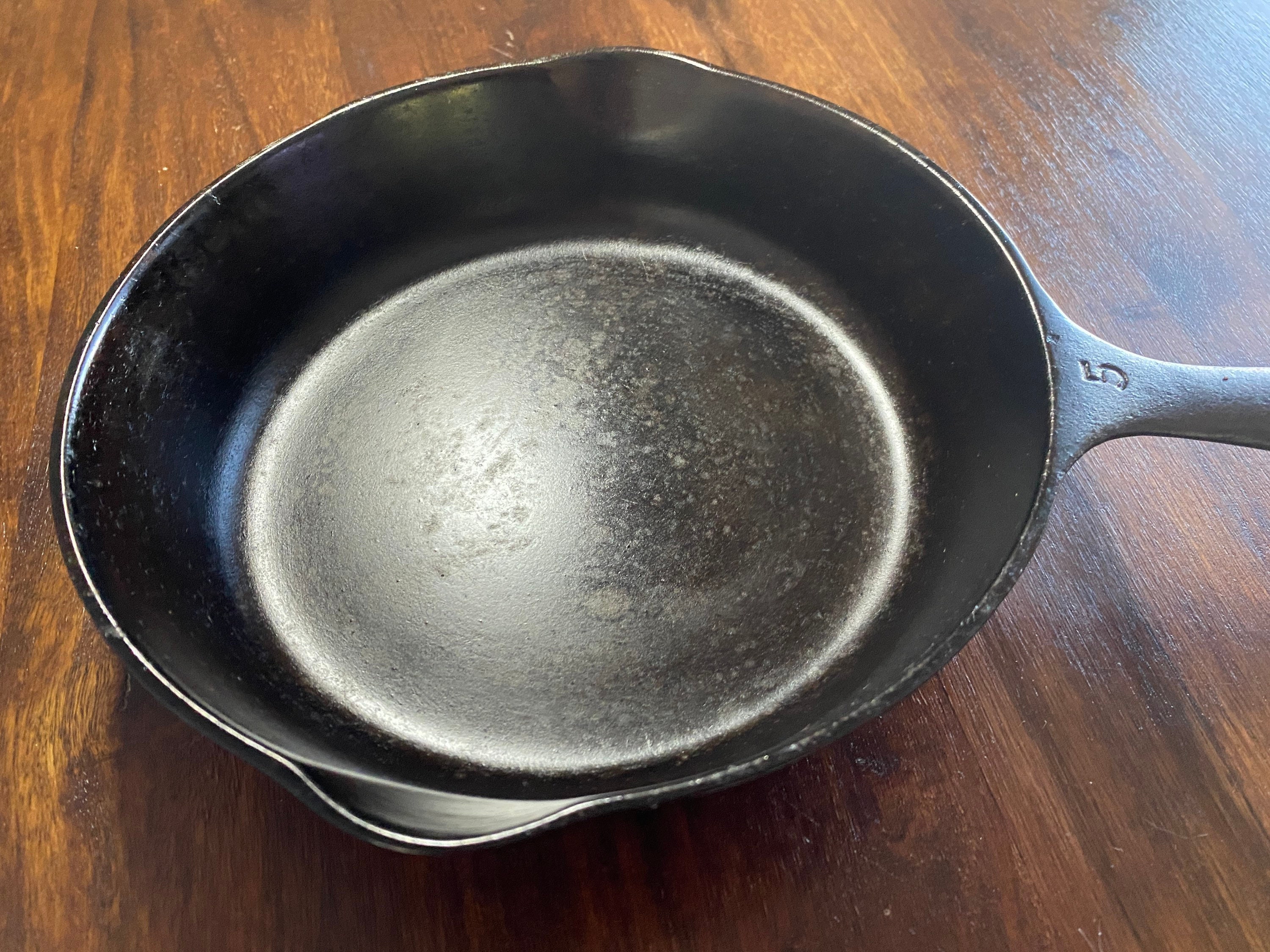 No. 5 Cast Iron Skillet Vintage 8 Inch