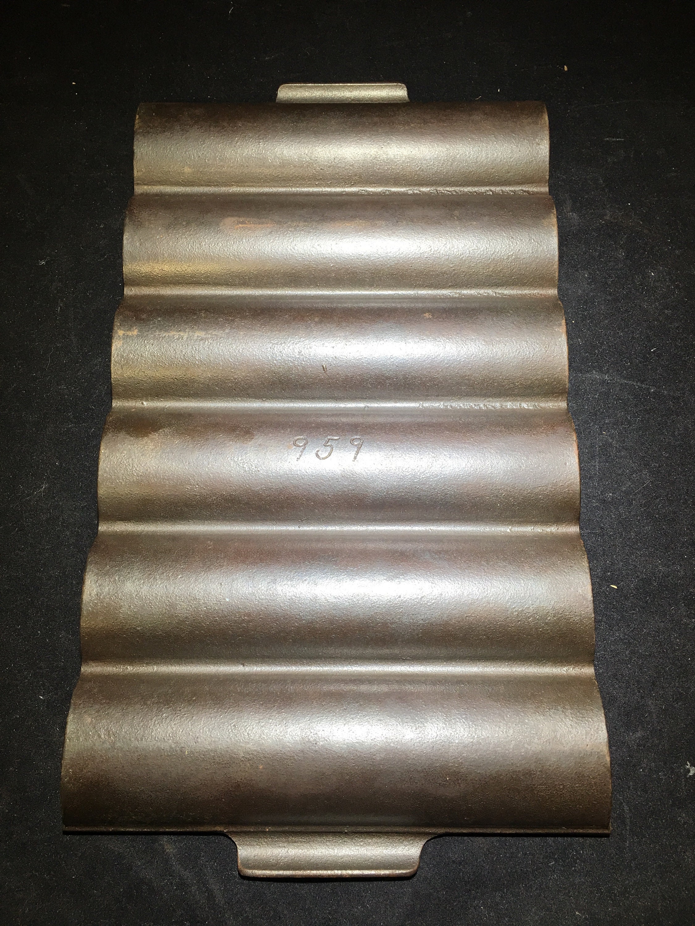 HARD TO FIND Antique Erie No. 24 959 Cast Iron Bread Mold