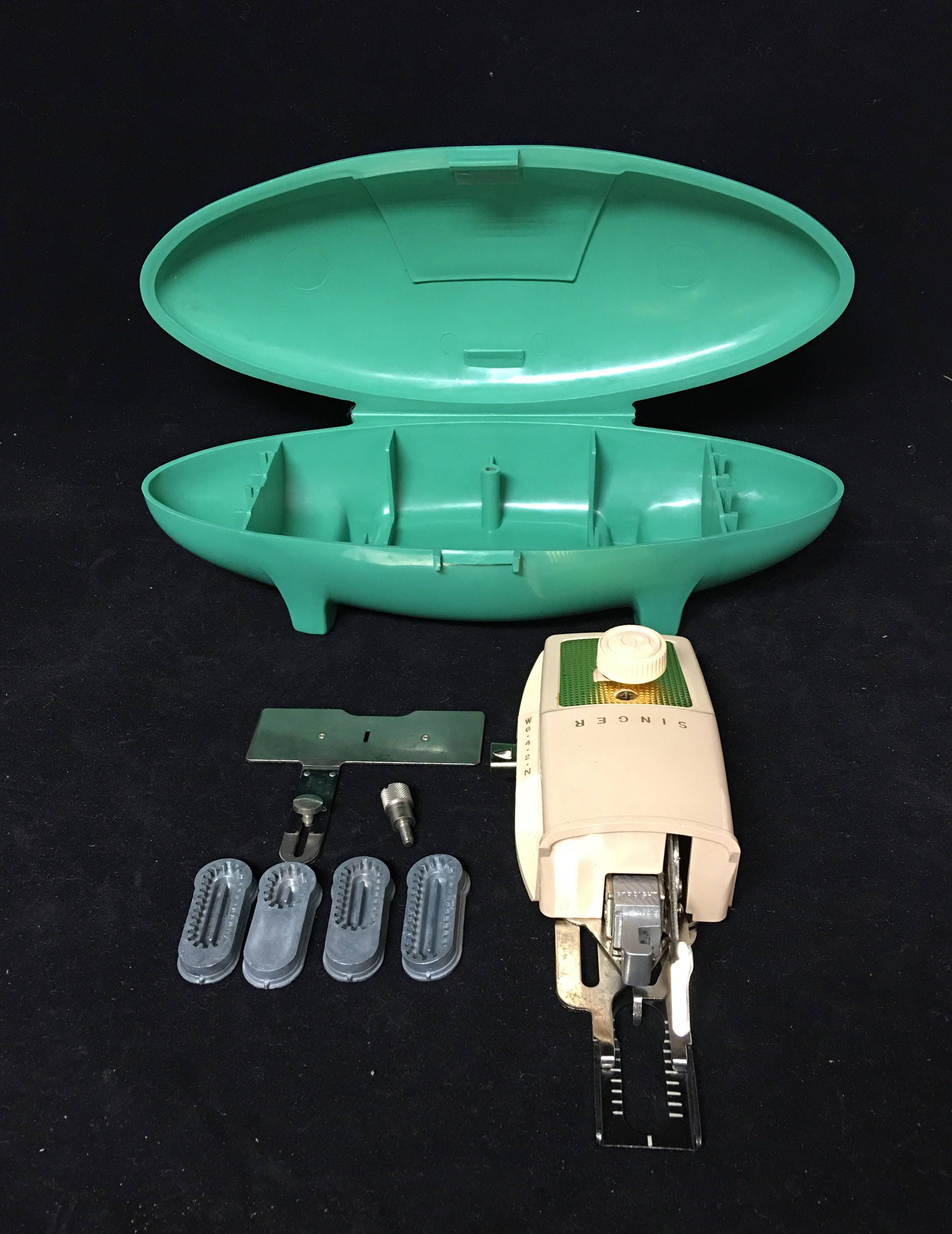 Vintage Singer Sewing Machine Buttonhole Attachment