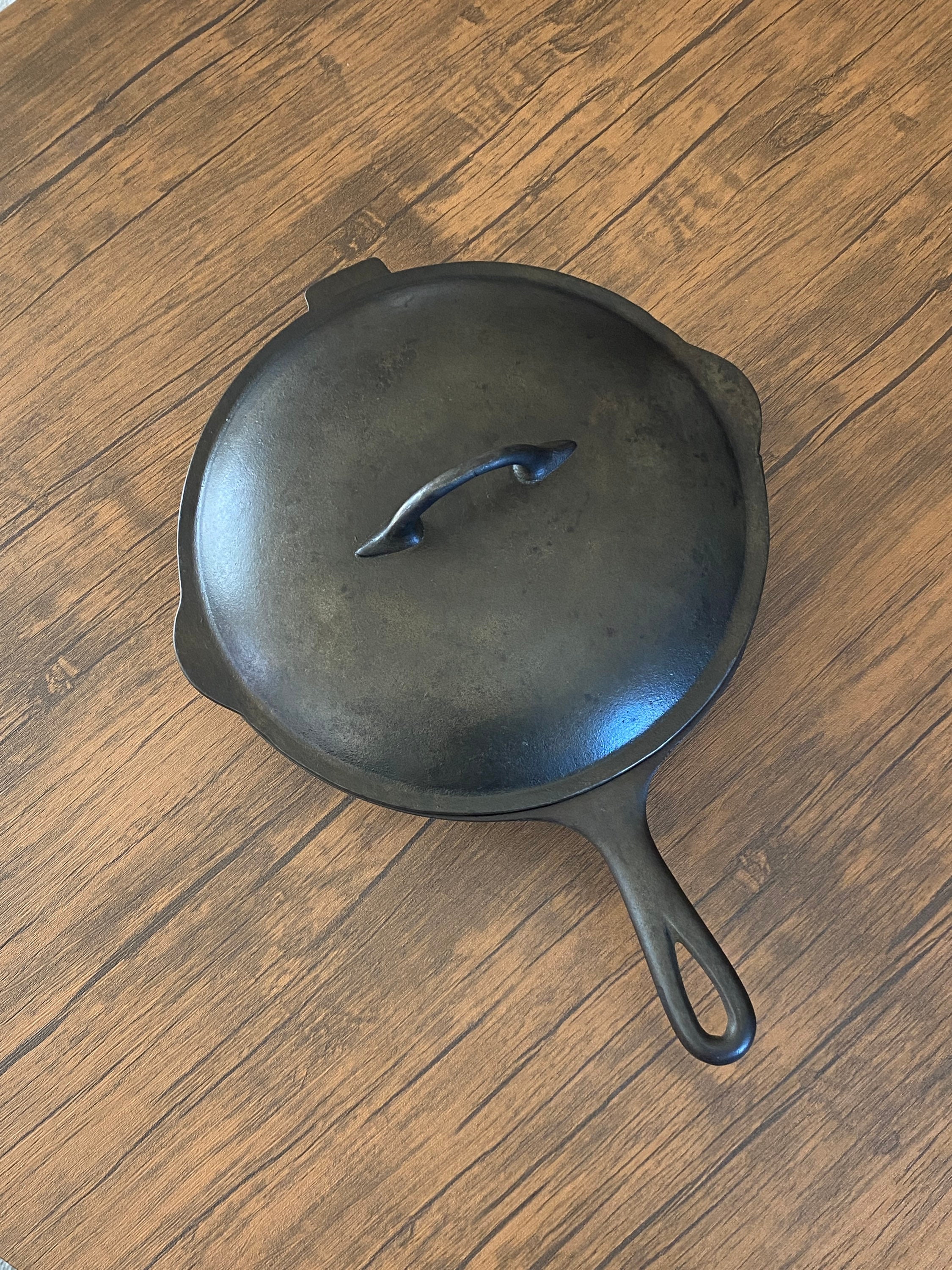 Flat Extra Large 13 Antique Cast Iron Skillet/pan Favorite Piqua