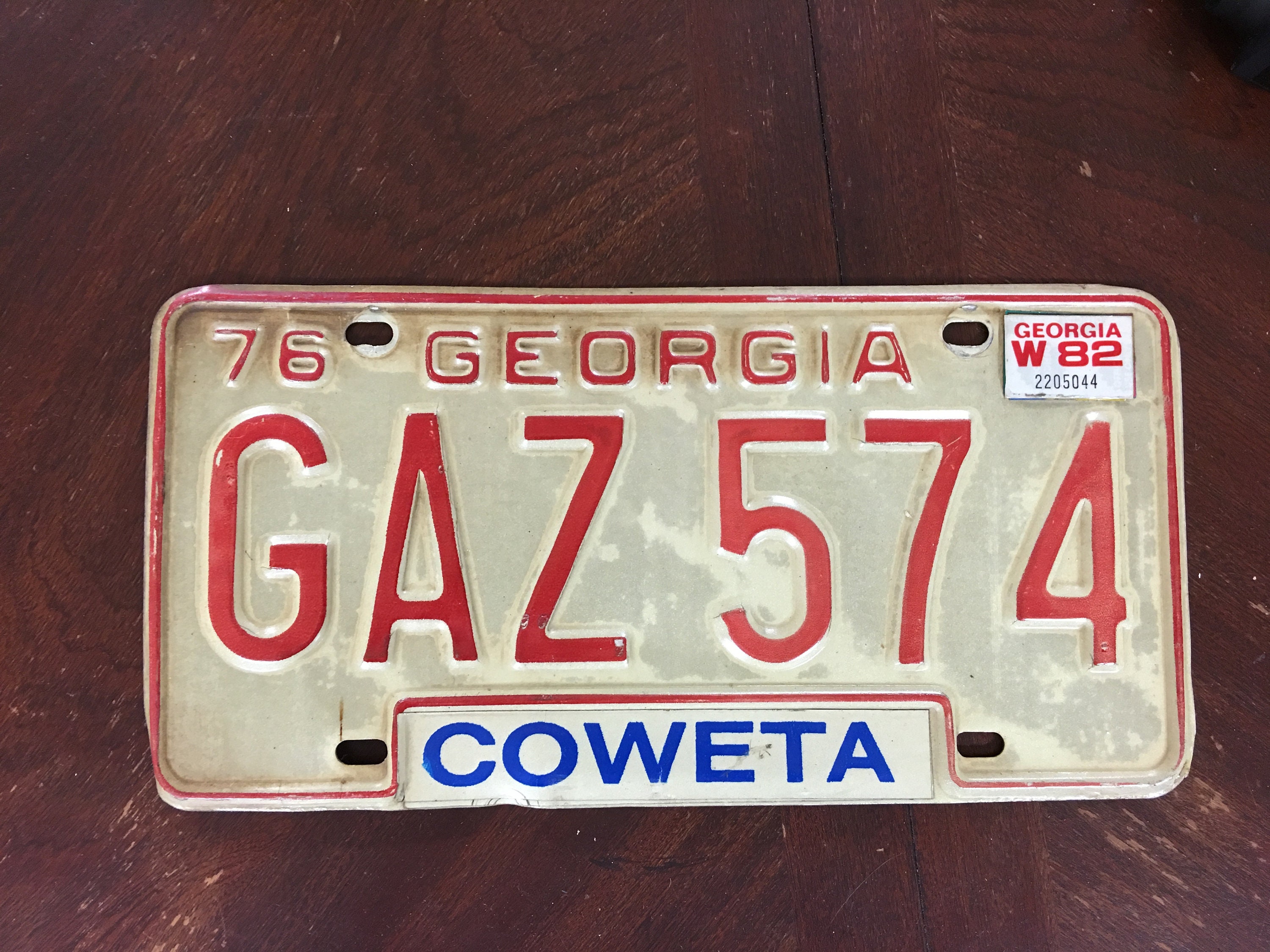 Vintage 1976 License Plate GAZ 574